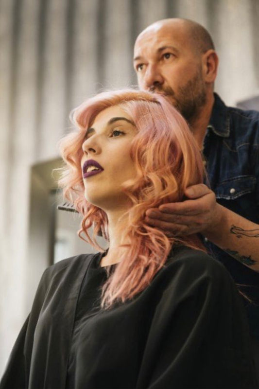 Salary as a way to motivate staff in a beauty salon