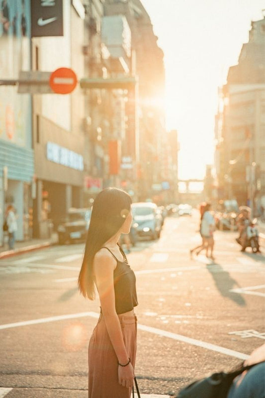 How To Treat Burnt Hair: 5 Effective Solutions